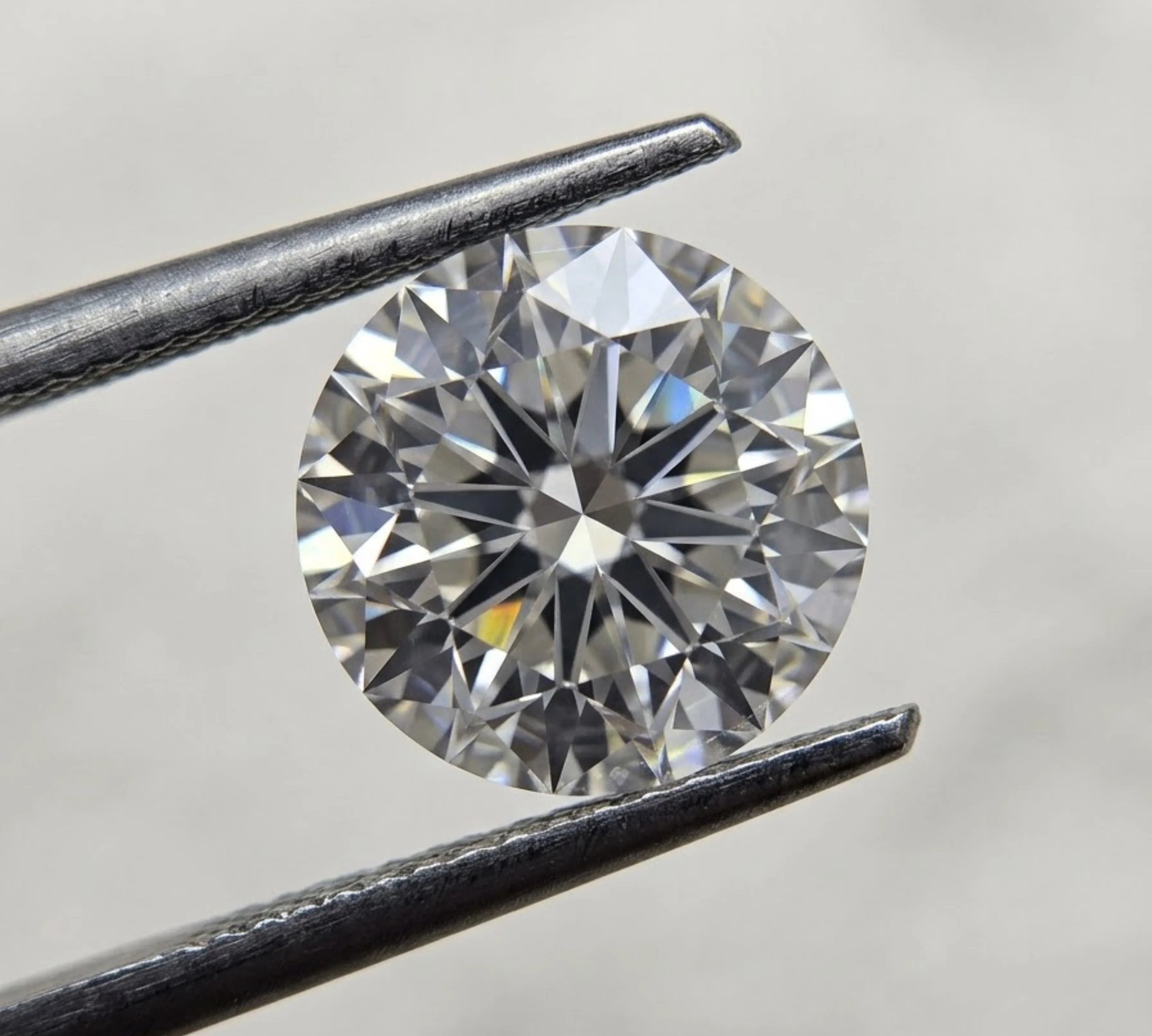 A Complete Guide About What Are Lab-Grown Diamonds?