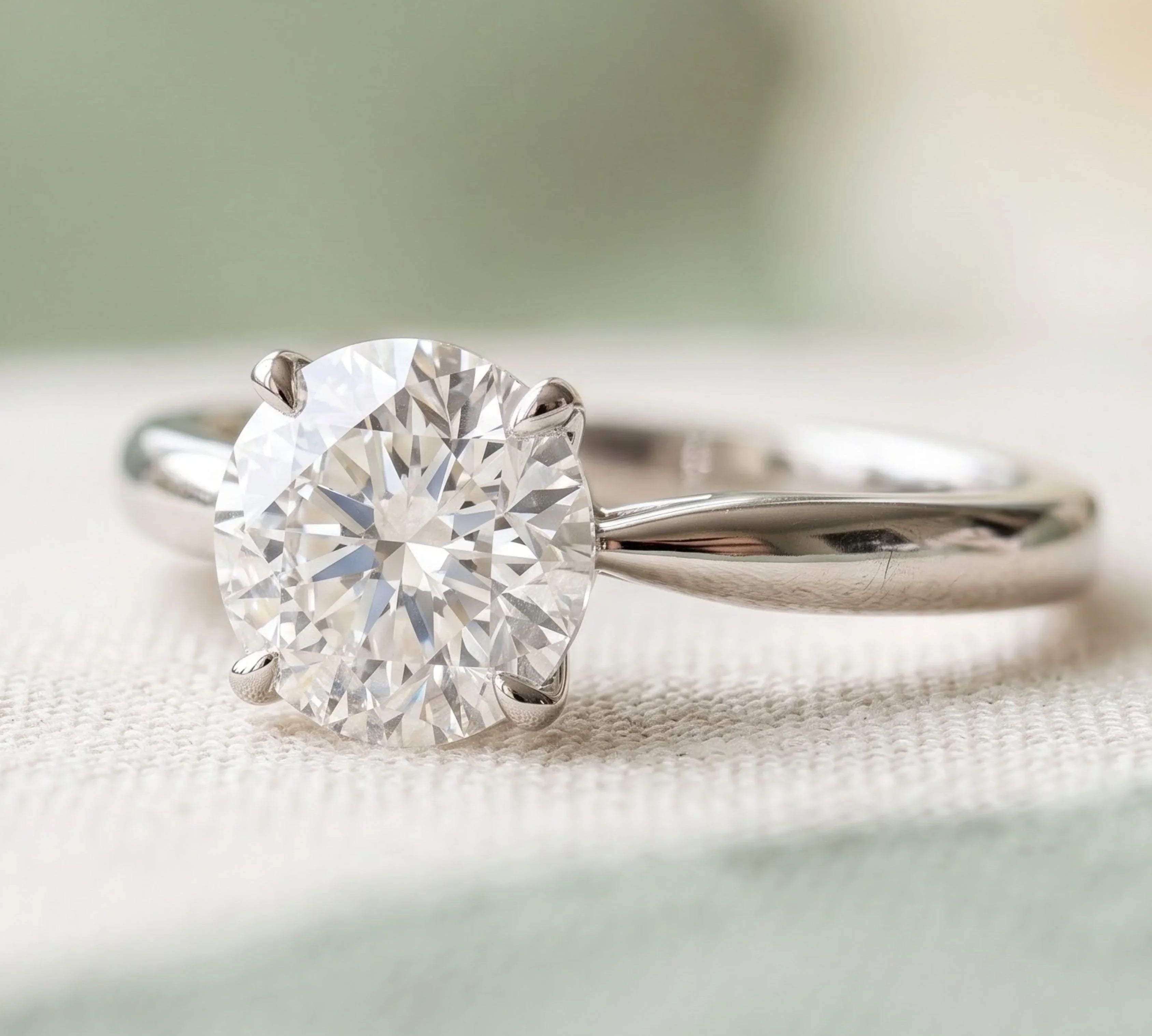 Beautiful Engagement Rings Under £1,000: Lab-Grown and Black Diamond Styles