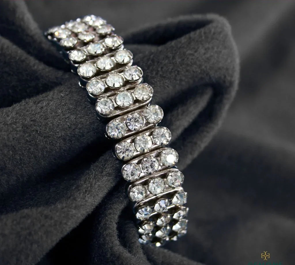 What Is A Bangle Bracelet? A Beginner’s Guide