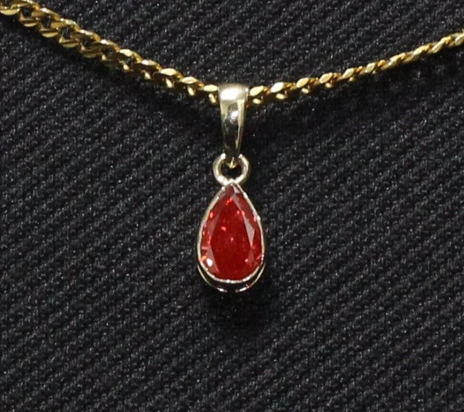 1 Ct Red Colored Lab Diamond Solitaire Pendant In Yellow Gold
