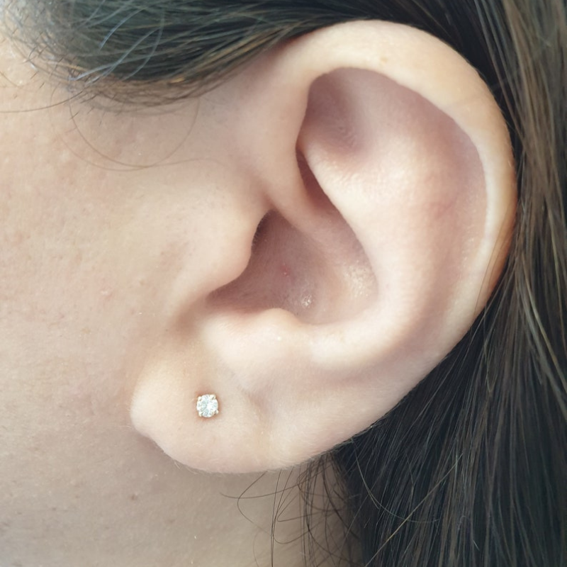 1 Carat Round Shaped Solitaire Diamond Studs Earrings