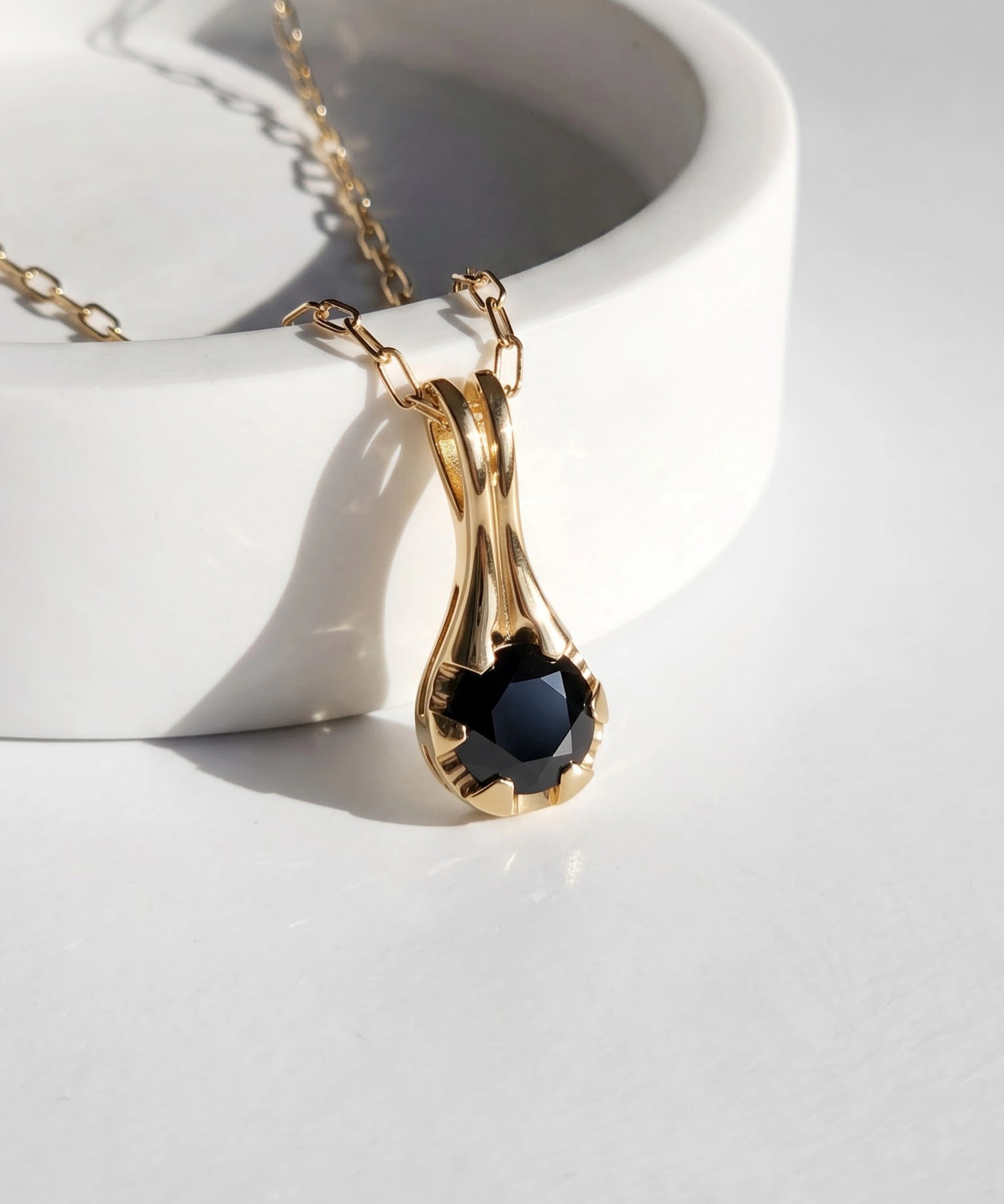 Black_Diamond_Pendants.webp